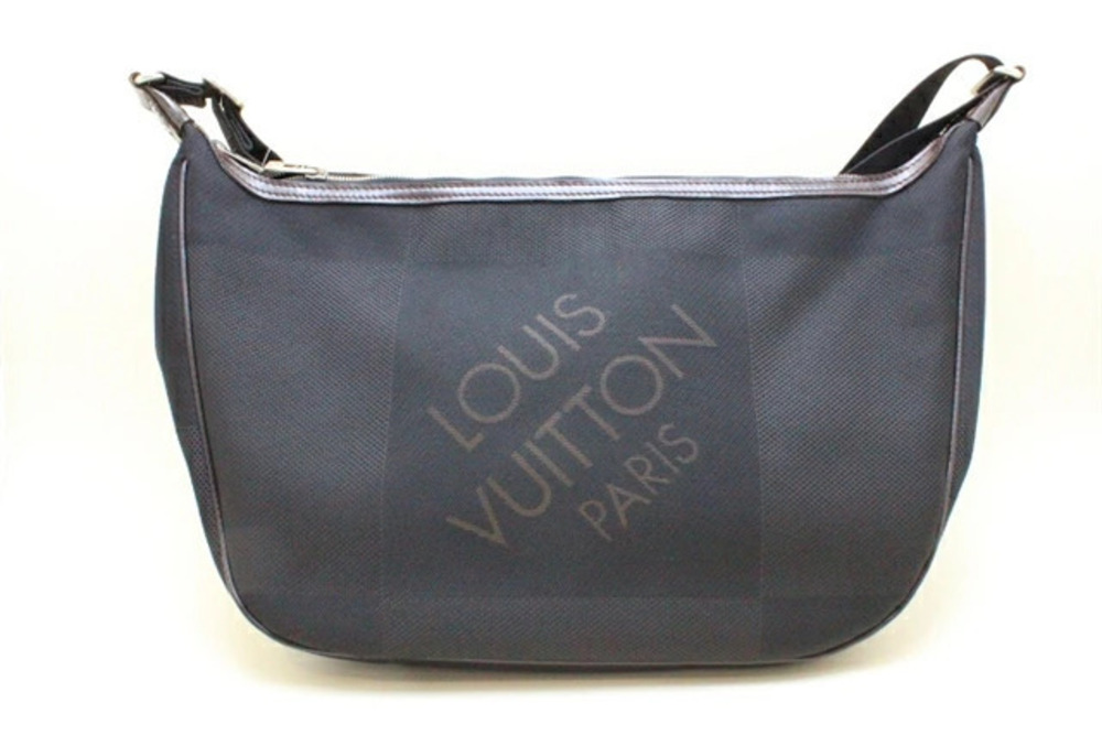 LOUIS VUITTON Explorer Shoulder Bag Damier Geant